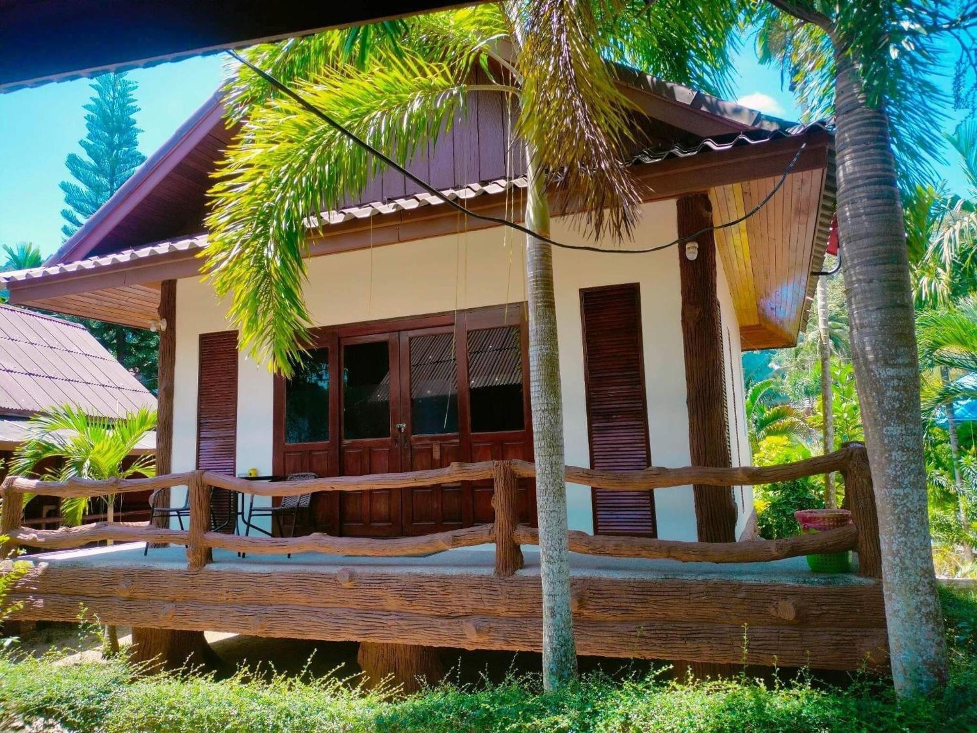 Buddha Raksa Thong Nai Pan Yai Exterior photo